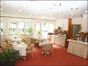 Adler Hotel Frankfurt Frankfurt nad Menem 3*,